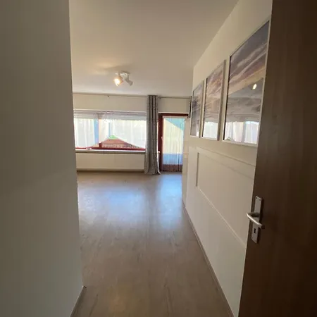 Mit 3 Schlafzimmern, 5 Einzelbetten,balkon Lägenhet *