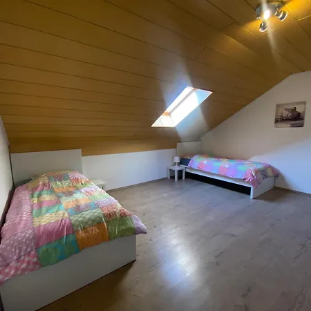 Mit 3 Schlafzimmern, 5 Einzelbetten,balkon * باد فسينغ